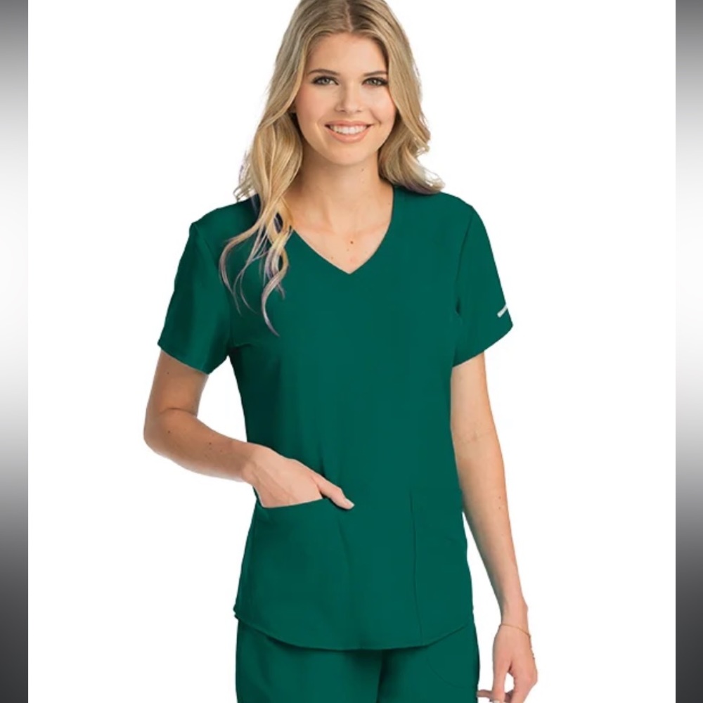 Good condition green Skecher’s scrub top